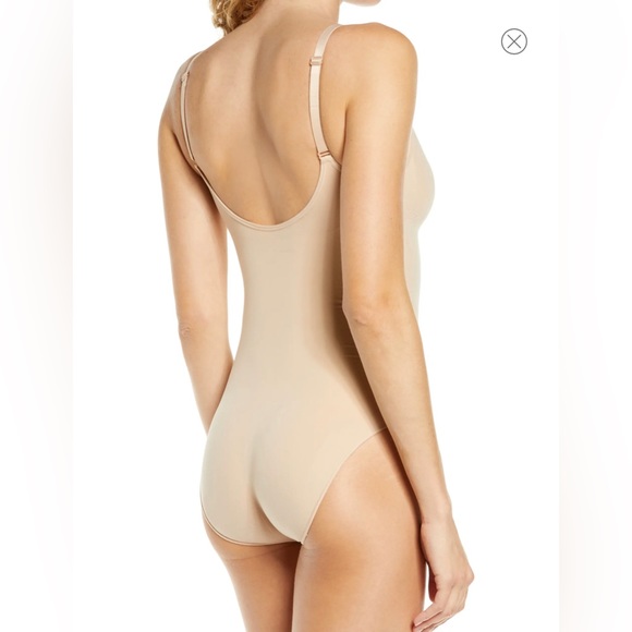 New Skims Sculpting Bodysuit (in Black) with Snaps - Picture 4 of 6